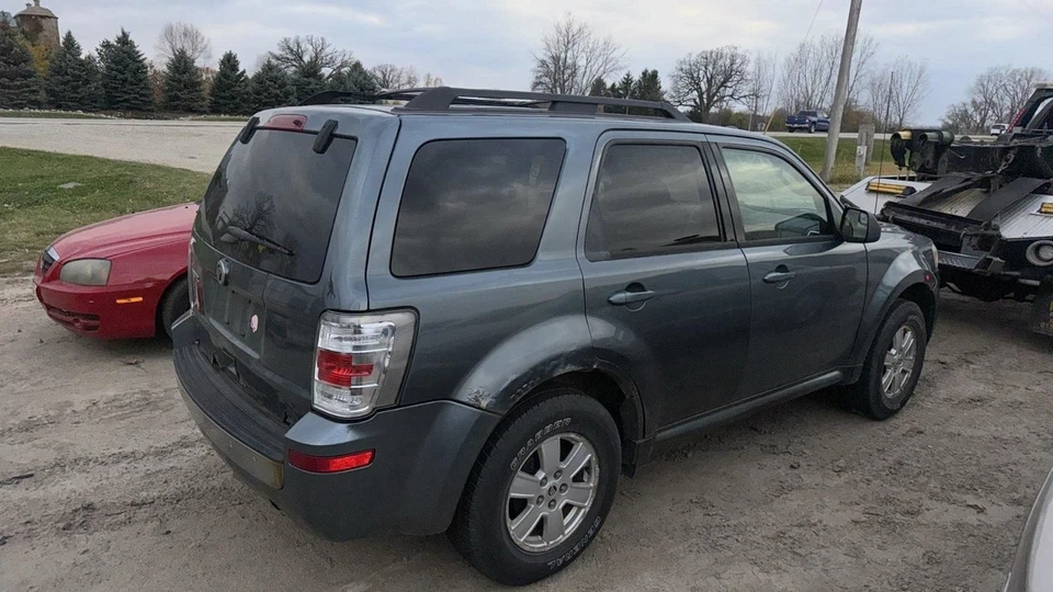 Radiator VIN 7 8th Digit Fits 08-12 ESCAPE 4392026 - Image 2 of 4