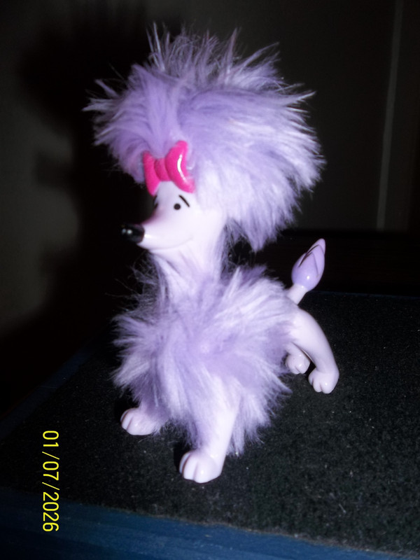 2004 Wendys CLIFFORD The Big Red Dog CLEO purple poodle figure toy 4"