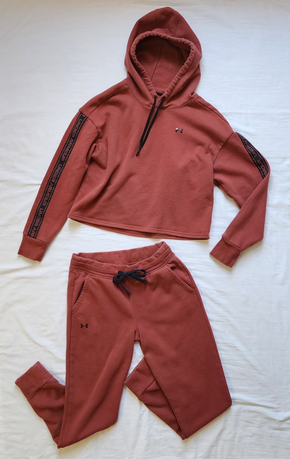 Under Armour Women's Track Suit 2-Piece Burgandy Fitness REA