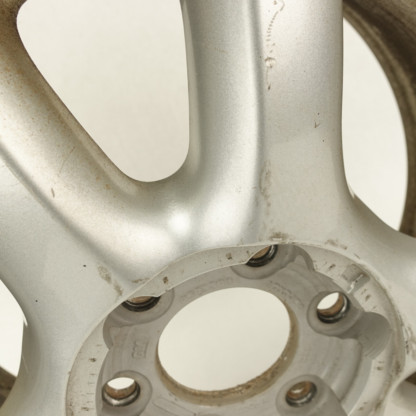 GMC Envoy XL XUV 17 Inch Aluminum Alloy Wheel Rim Ring 2002 2003 2004