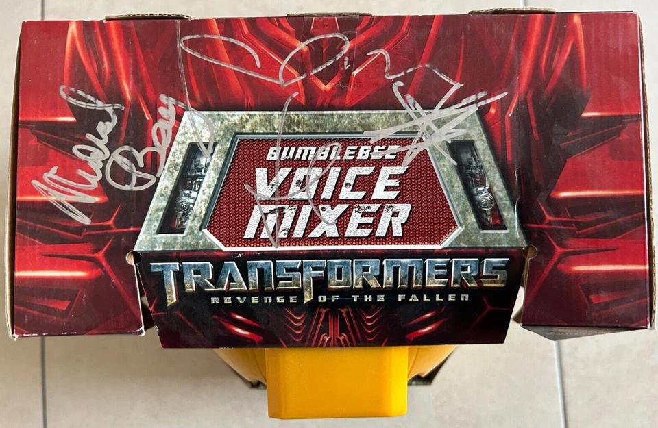 Hasbro Transformers Bumblebee Voice Mixer Mask Helmet - Unterschrift Michael Bay - Bild 2 von 4
