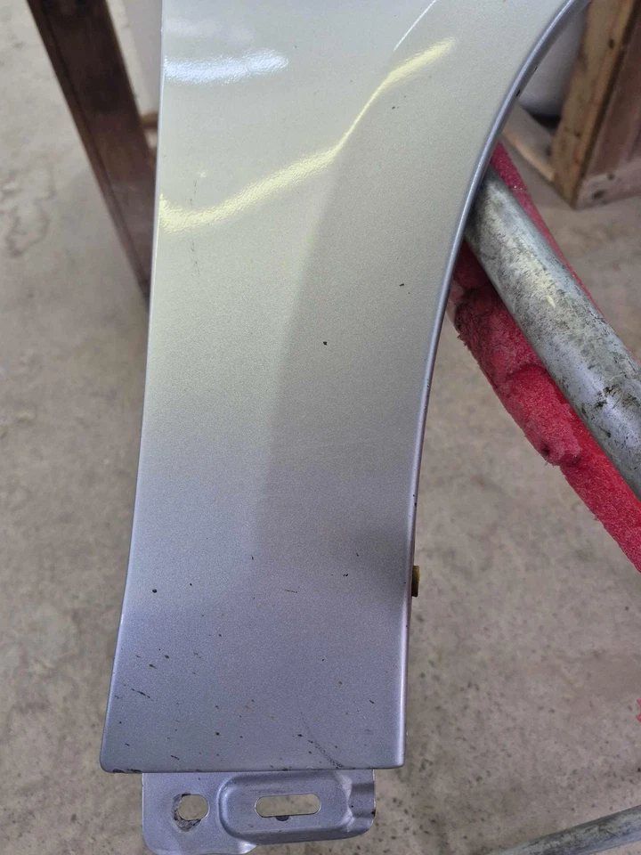 15 VOLVO V60 Fender Paint Chips/Dings Passenger Rightbright Silver Metallic Foto 3 de 4