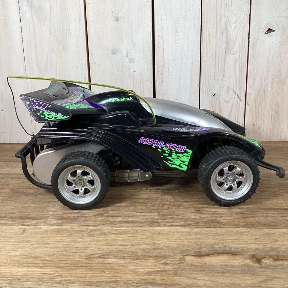 Vintage Radio Shack Razer Jumping RC Car with Remote, Original Box, UNTESTED - Image 4 of 4