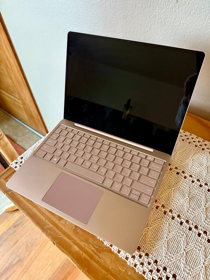 Microsoft Surface Laptop Go 3 12.4