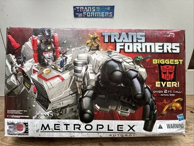 Transformers Hasbro 2014 IDW Generations Metroplex Autobot Titan Complete