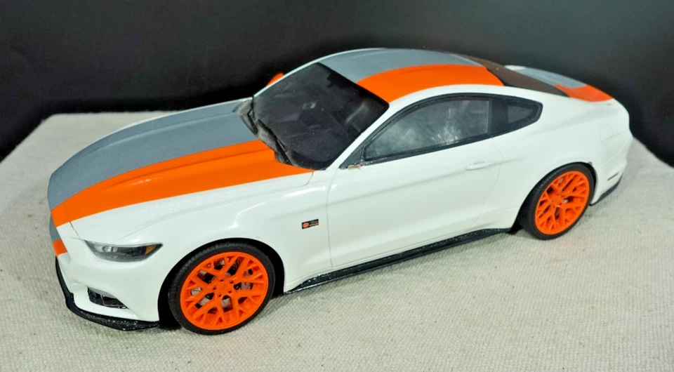 GT Spirit Ford Mustang Bojix Design 1/18 Foto 3 de 4
