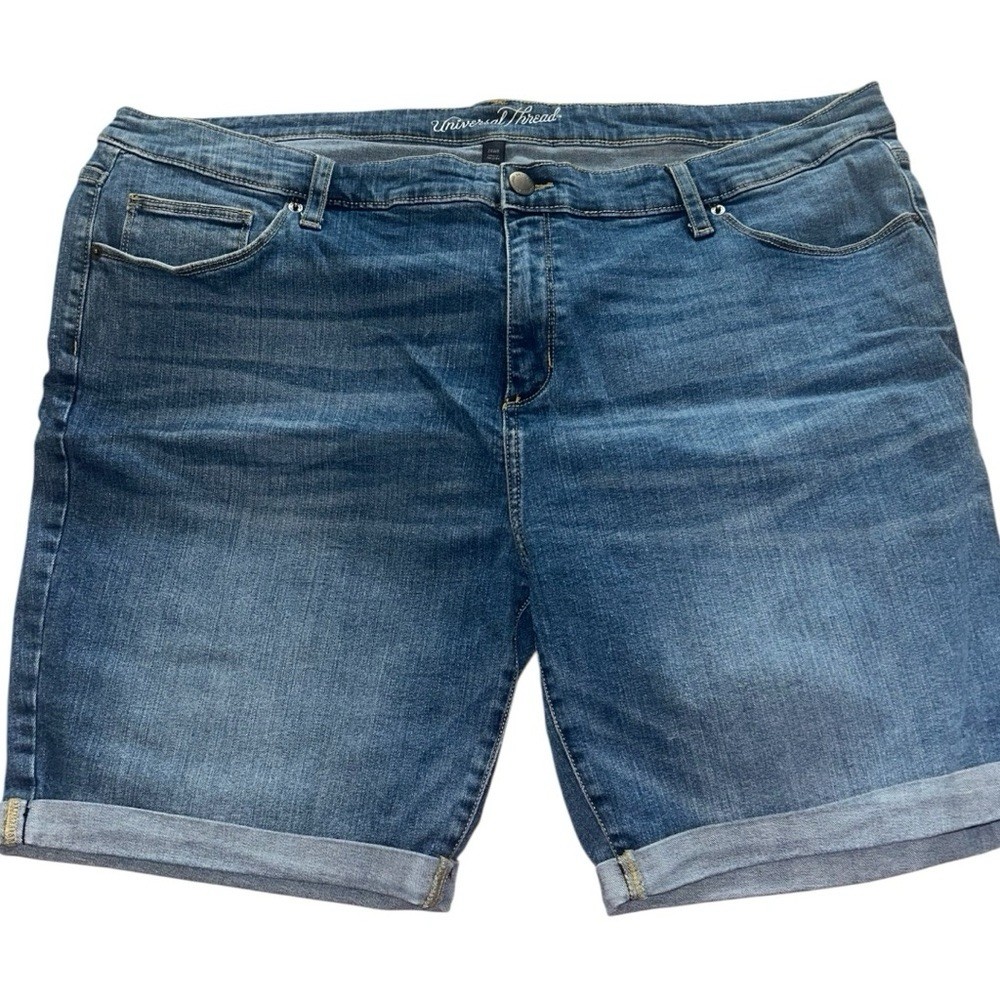 Universal Thread Plus Size Denim Jean Shorts 24W … - image 1