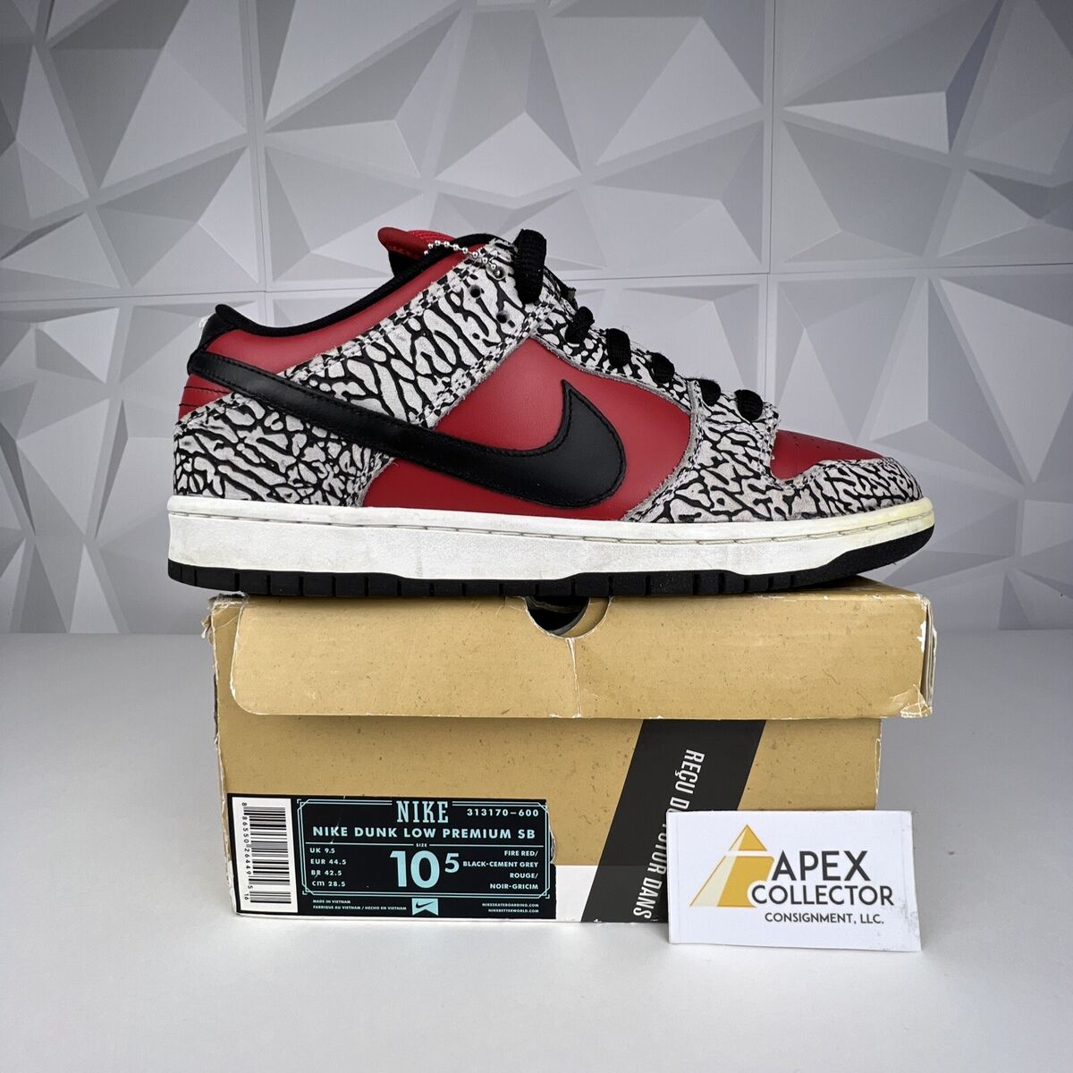 Size 10.5 - Nike SB Dunk Low Premium x Supreme Red Cement Size 10.5 - Nike SB Dunk Low Premium x Supreme Red Cement