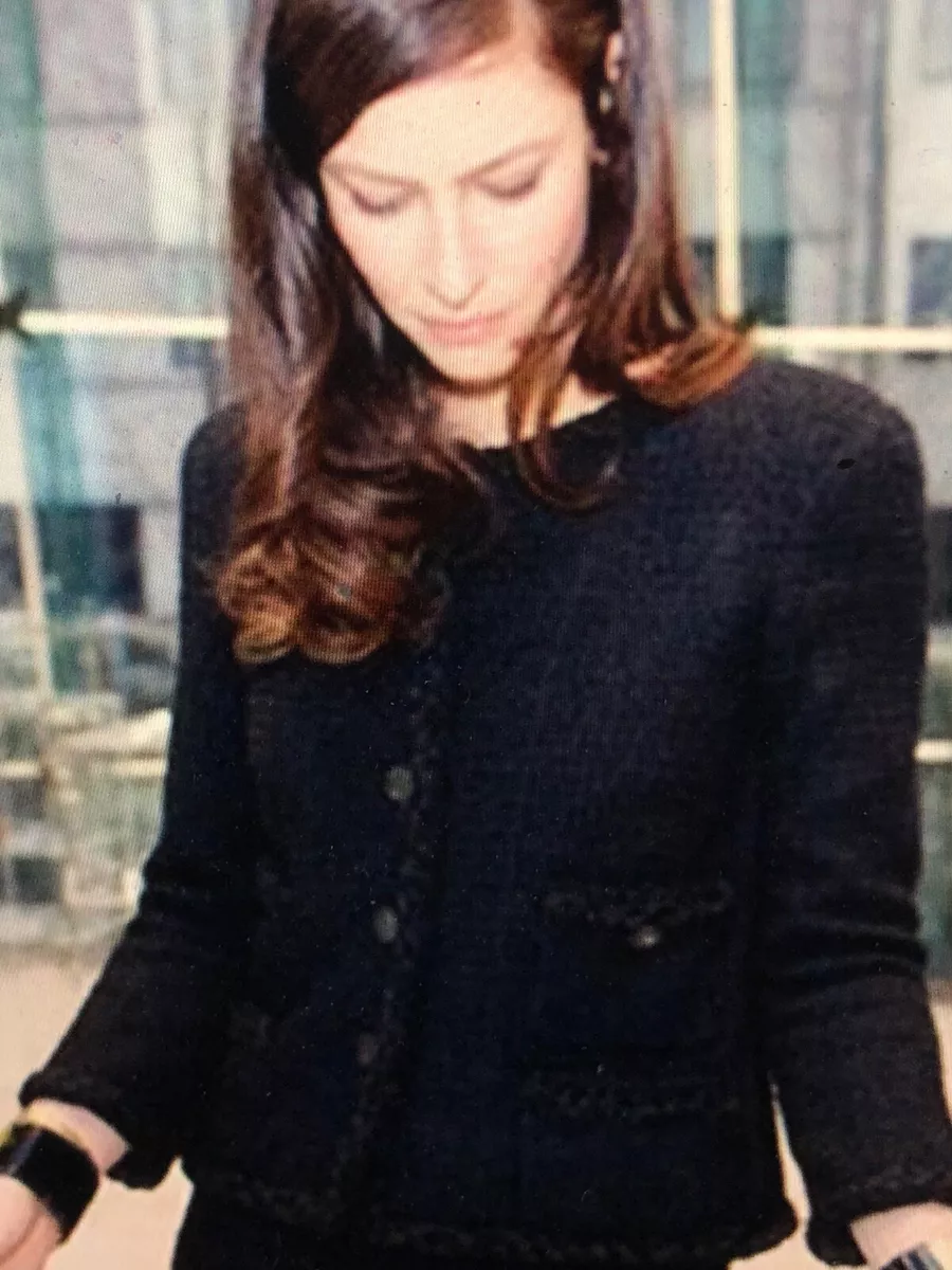 CHANEL 11C VINTAGE TWEED LITTLE BLACK BLAZER JACKET CC buttons