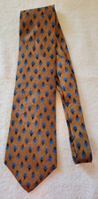 JOHN HENRY MEN'S TIE BROWN/Geometric Diamond Design Width: 3 7/8" Length: 56"