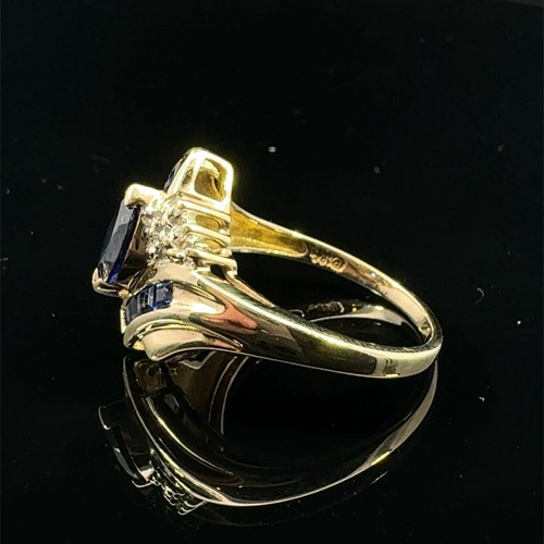 Anillo de oro amarillo de 10 quilates con diamantes y zafiros de laboratorio 3,8 gramos talla 10 (WCP033818) - Imagen 4 de 5