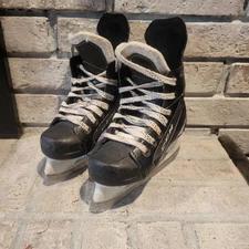 CCM 9040 Tacks Kids Ice Hockey Skates Youth Size 10Y Good Condition