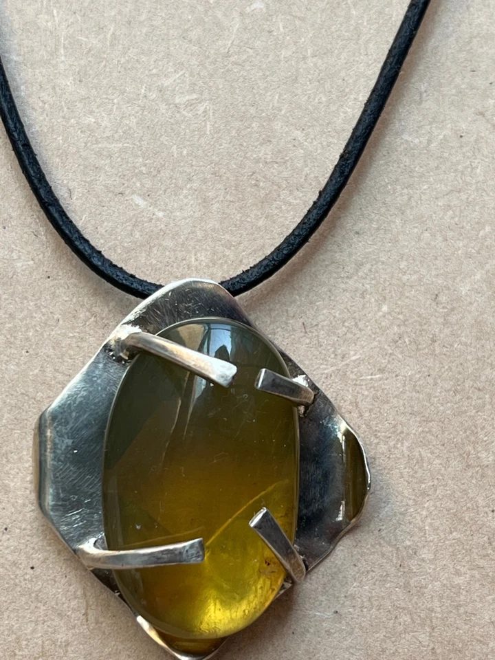 Collar colgante de plata de ley 925 y ámbar verde de Chiapas, México Foto 3 de 4