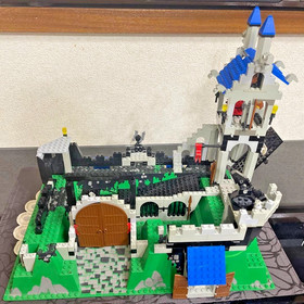 LEGO 6090 Royal King&rsquo;s Castle 1995 Vintage Set Parts Only Skeleton Horse Ghost