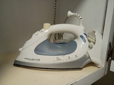 Rowenta Power Pret 35 Steam Iron White/Blue P...