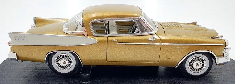 Anson 1/18 Scale Diecast 30384 - 1957 Studebaker Golden Hawk - Gold - Image 4 of 4
