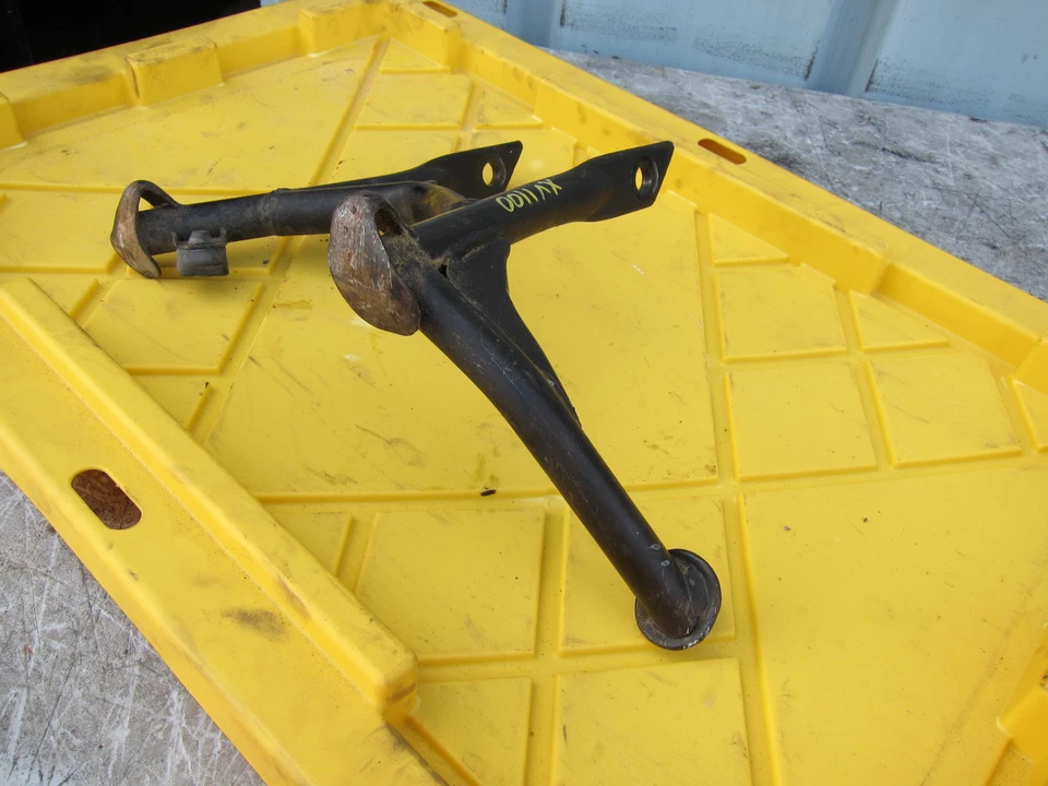 Yamaha Virago 1100 XV1100 1995 OEM soporte principal central Foto 2 de 4