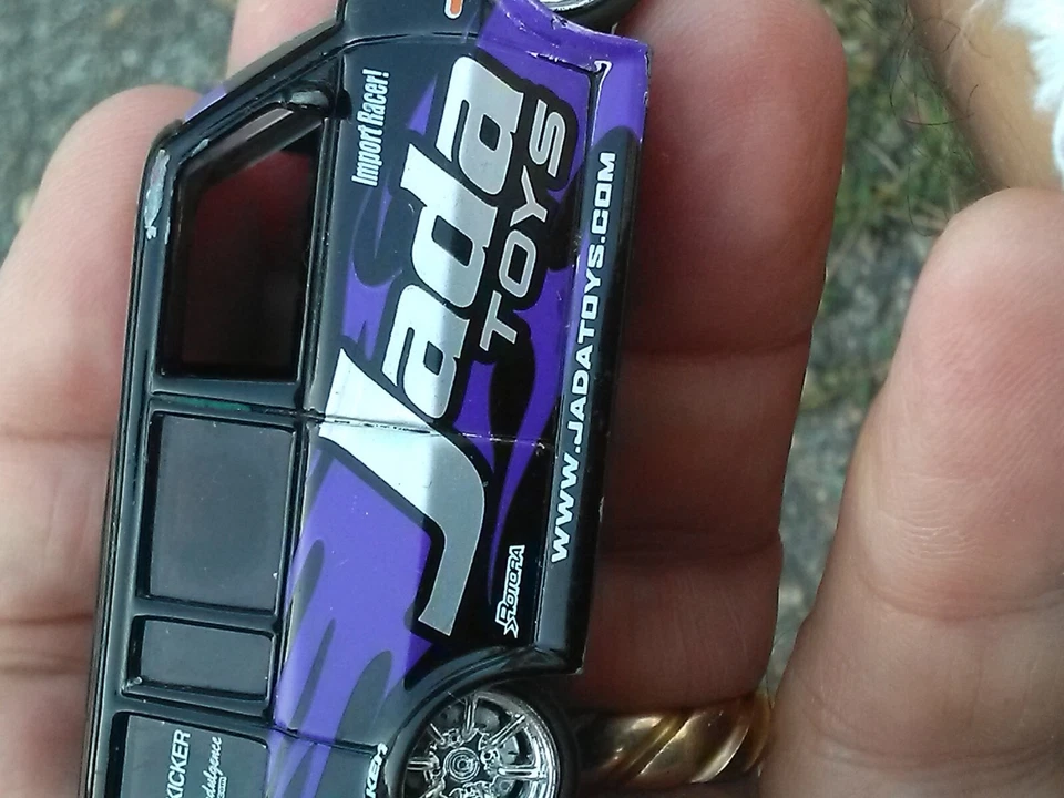 JADA Toys Sion xB diecast negro púrpura furgoneta rara Foto 3 de 4