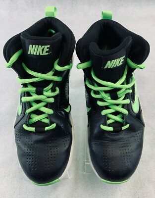 Nike Team Hustle D 6 Kid s Black Green Basketball Shoes Size 5Y #599187-002