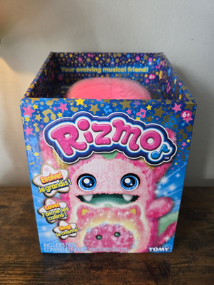 RIZMO Evolving Musical Friend Interactive Plush Toy  Sealed