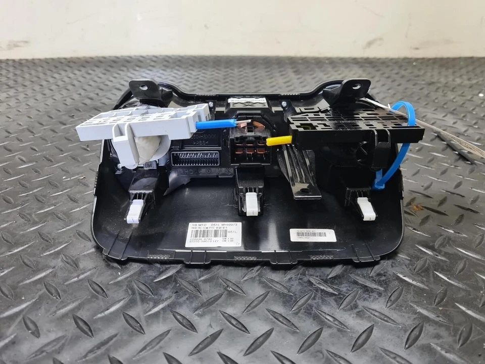 KIA STONIC MK1 YB 2017-2023 HEATER/AIRCON CONTROLLER 97250H 8510LEF - Image 4 of 4