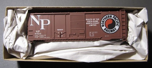 Kit combinado de coche de carga de puerta Accurail 3810 escala HO Northern Pacific 40' | Zustand: New