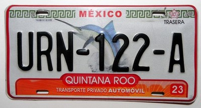 Nummernschild aus Mexico ''QUINTANA ROO'' mit schöner Grafik ''URN''.