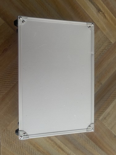 Intec VTG Silver Aluminum Carrying Case/Storage For Nintendo GBA & Accessories - Picture 4 of 11