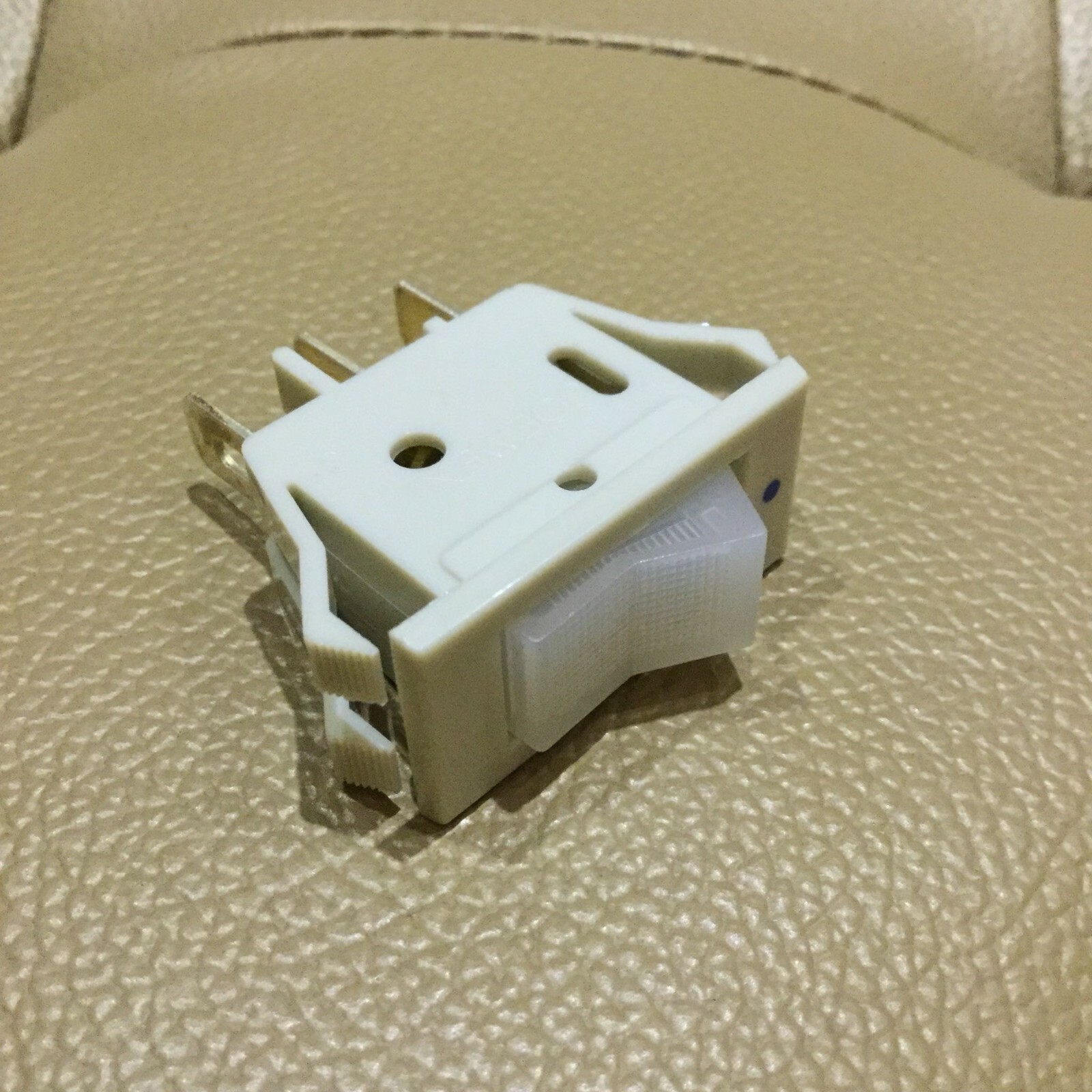 8251 Rocker Switch 1PCS/5PCS Joemex 82 Series 3 Pins 2 Positions Rocker Switch 10A 250VAC ...
