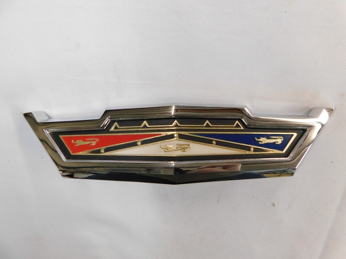R/C OEM Ford 1963 Galaxie 500 Grille Emblem Ornament Hood Pull