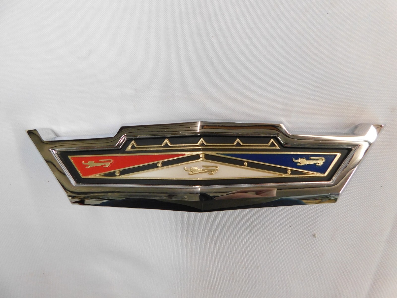 R/C OEM Ford 1964 Galaxie 500 Grille Emblem Ornament Hood Pull Trim + NOS Foil