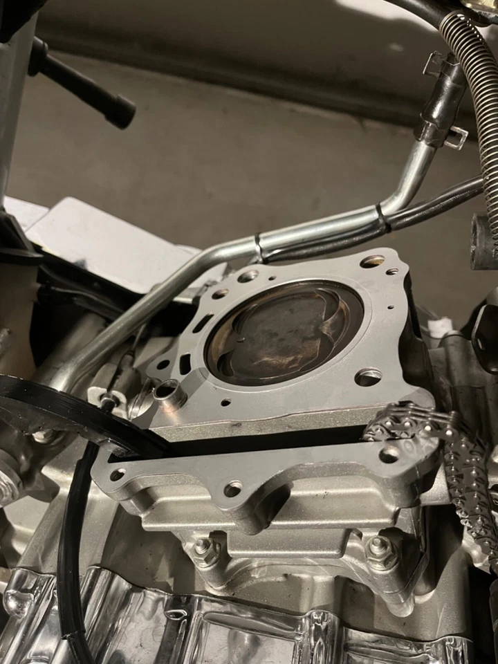 Junta de culata Hyosung GV650 GT650 ST7 GT650R 11141HN9101 Foto 3 de 4