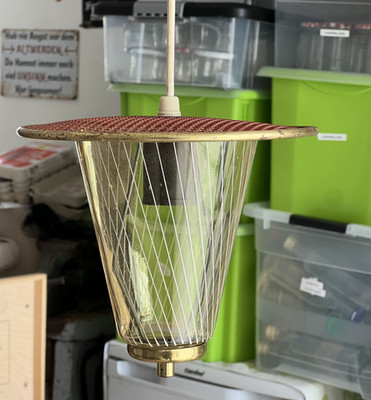 Rote Flurlampe, rotes geriffelte Metallabdeckung, Original Mid Century Vintage