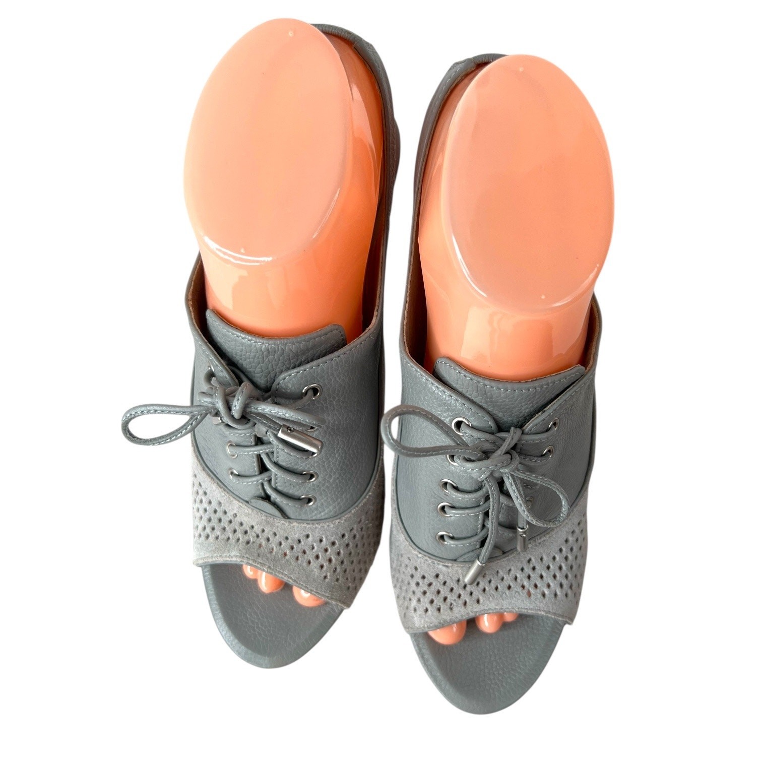 Kenneth Cole New York Perforated Leather Slingback Heels in Gray Women's Sz 7.5M