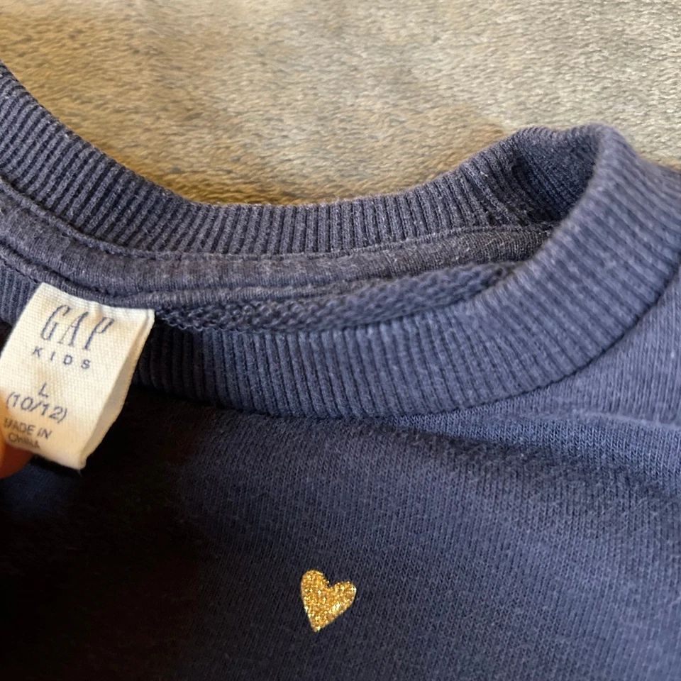 Sudadera Gap Niños Azul Marino Estampado Corazones Dorado Pullover Niñas Grande 10/12 Foto 2 de 4