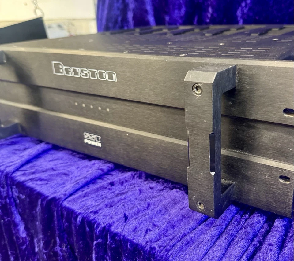 Bryston 9B SST 5-канальный усилитель мощности - Изображение 3 из 4