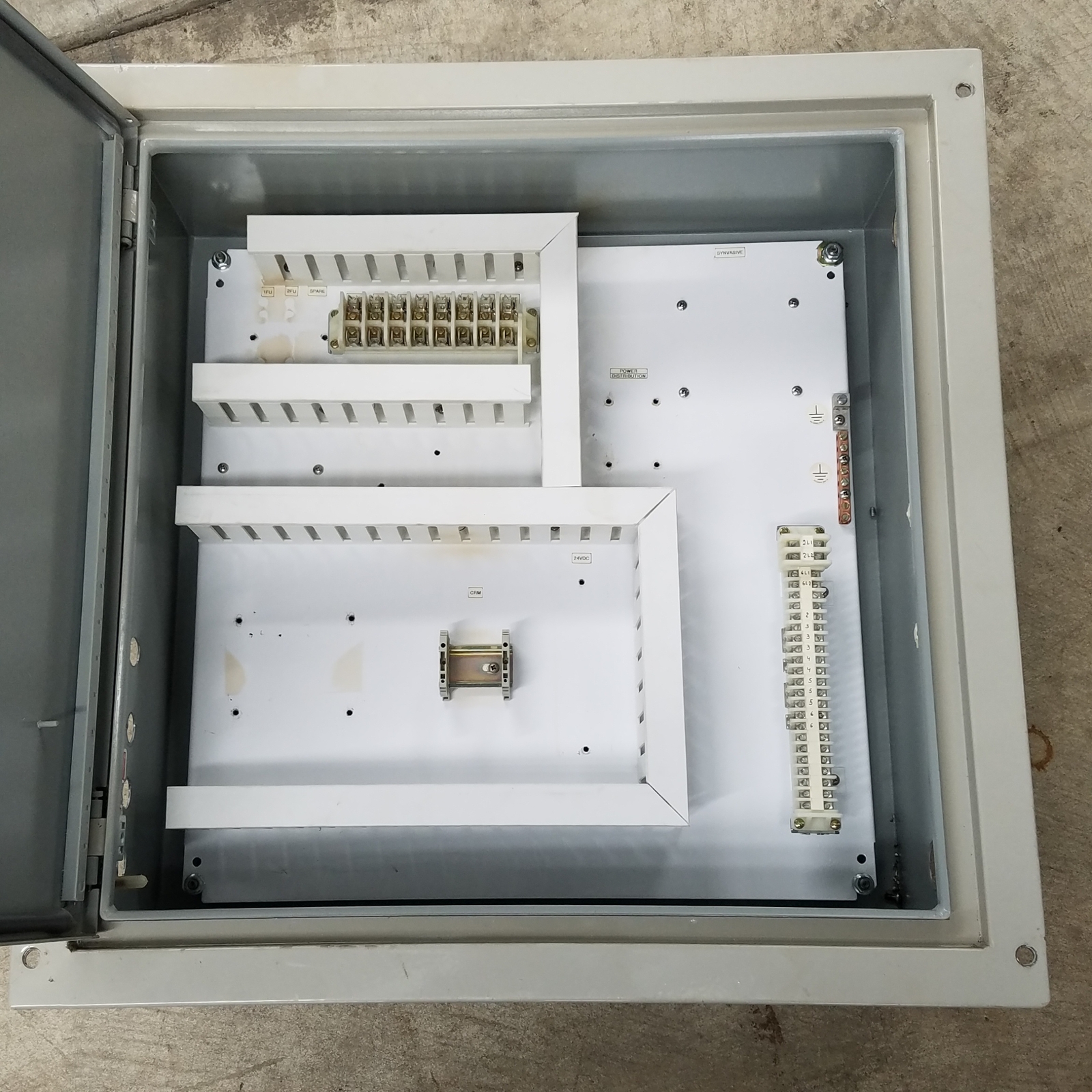 Hoffman CFM24248 Flush Mount Enclosure, 24 x 24 x 8 Key Lockable
