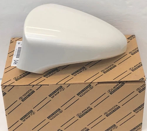 LEXUS OEM DRIVERS SIDE OUTER MIRROR COVER 2016-2018 ES350 ES300H 085 WHITE