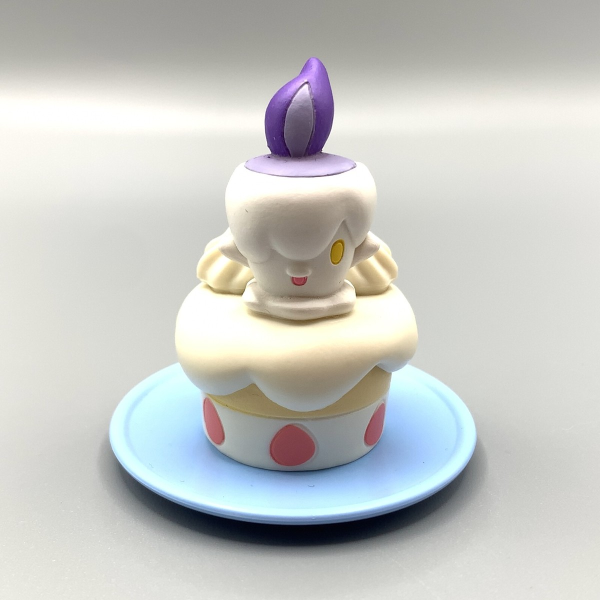 Chikorita Yummy Cake Pokemon Mini Figure Nintendo Anime Japan