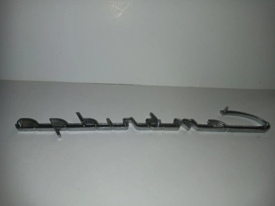 Original 1959 - 1961 Austin Cambridge emblem vintage - Image 2 of 4