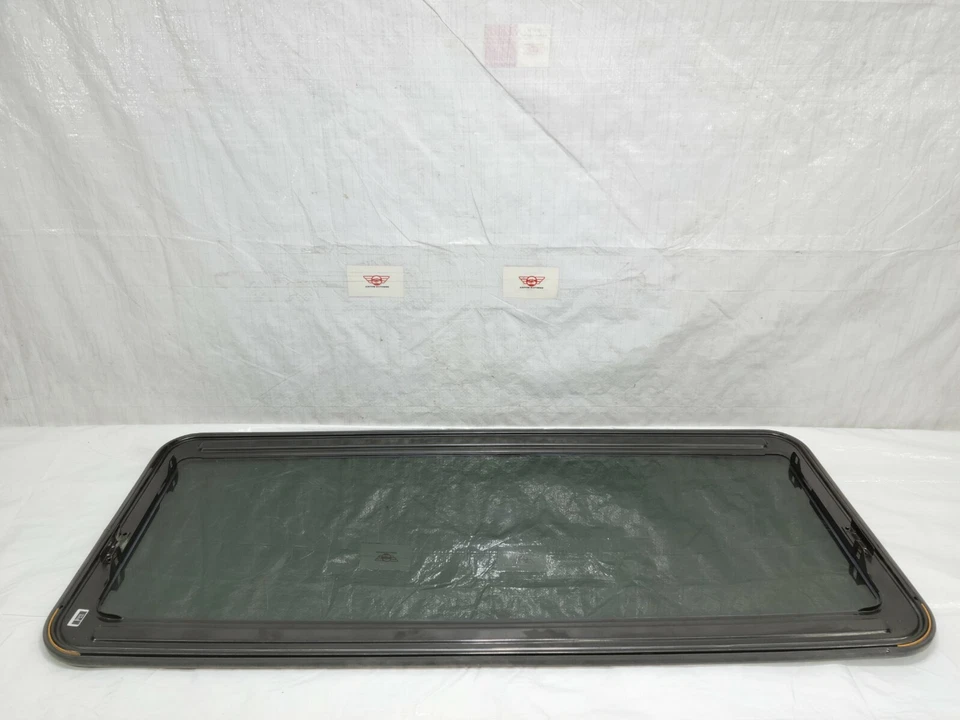 2011 Lincoln Navigator Sunroof Sun Roof Moon Roof Glass - Image 2 of 3