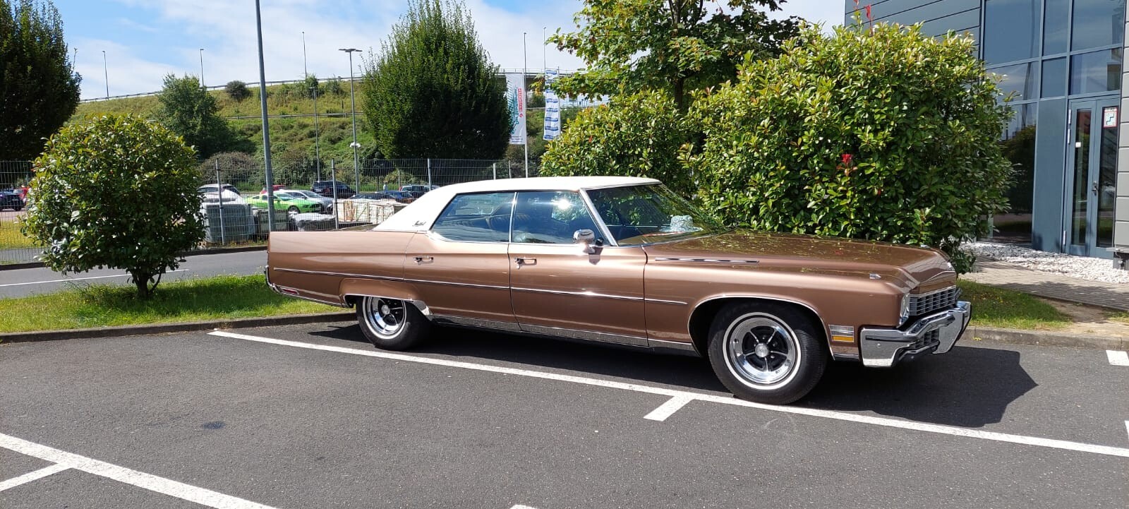 Buick Electra 225 Limited mit 43785 mls laut Tacho, abgelesen am  