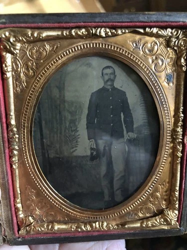 Antique Civil War Era Soldier in Uniform  Photo Tintype in Leather Case