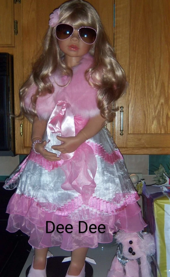 DeeDee Foto 2 de 3
