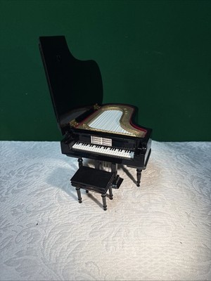 MINI GRAND PIANO MUSIC BOX PLAYS ''FUR ELISE'' BY BEETHOVEN