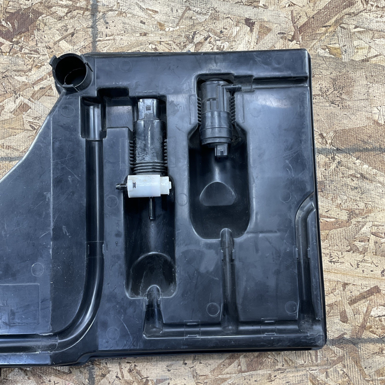Maserati Ghibli 2014-2020 Washer pump