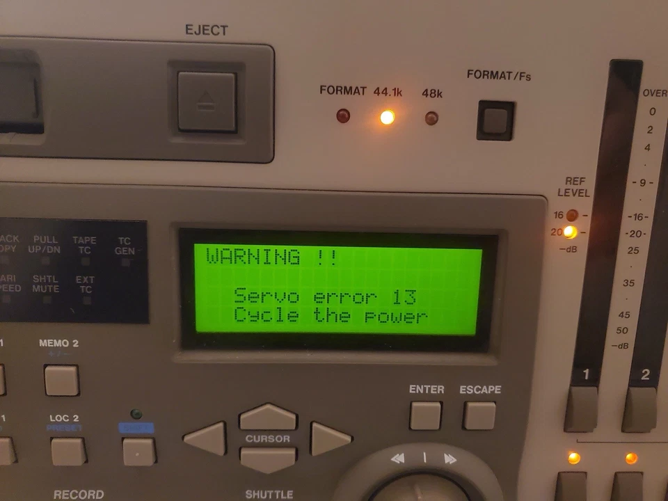 Tascam DA-98 Digital Audio Multitrack Recorder Reproducer 8 Channel - For Parts - Image 4 of 4