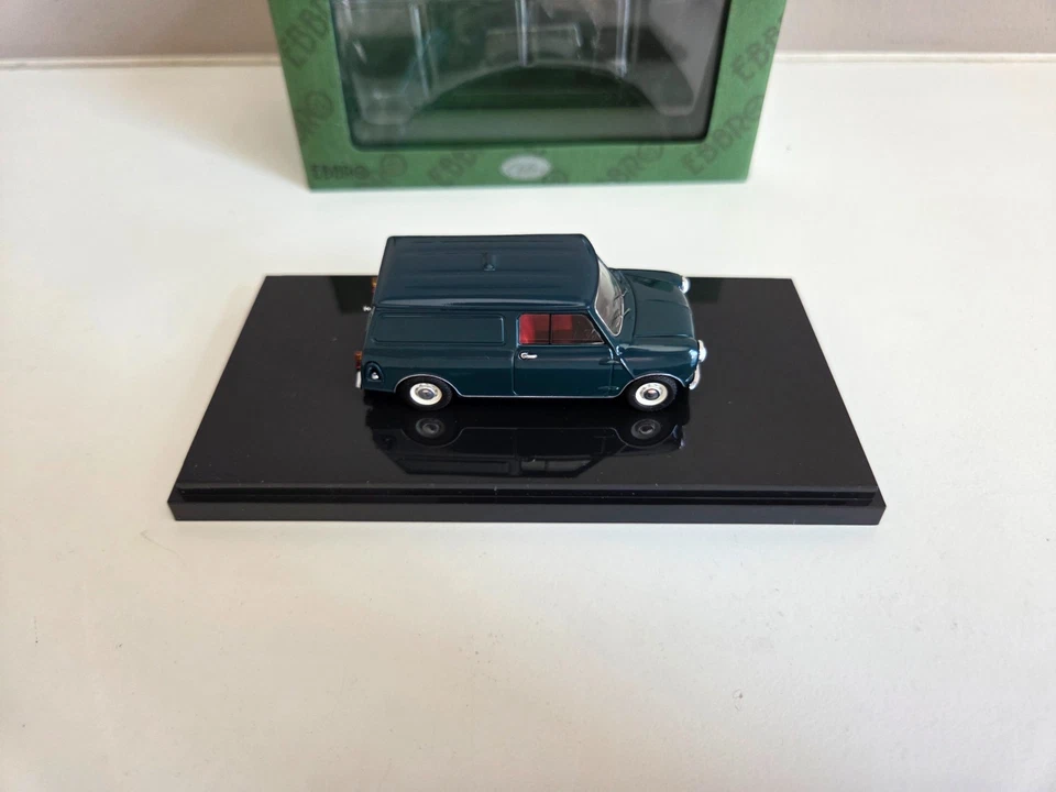 Furgone Ebbro 1/43 Austin Mini 1/4 di tonnellata - verde - 1960 - 44561 - Immagine 3 di 4