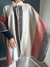 Exklusiver Poncho aus Alpakawolle aus Ecuador - Eleganz und handwerkliche Wärme