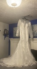 David's Bridal Wedding Dress Size 14 Mermaid Style With See Brought Sleeves.